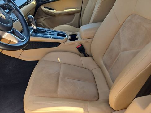 Used 2018 Porsche Macan AWD/4WD image 15