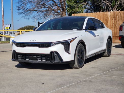 New 2025 Kia K4 GT-Line Turbo image 2