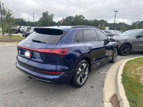Used 2022 Audi e-tron Premium w/ Convenience Plus Package AWD/4WD image 9