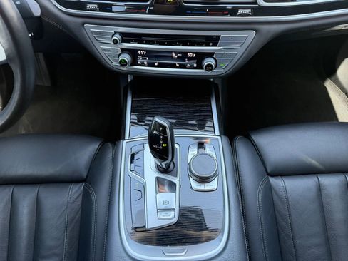 Used 2020 BMW 740i RWD image 30