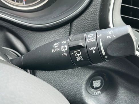 Used 2020 Jeep Cherokee Latitude Plus w/ Cold Weather Group AWD/4WD image 40