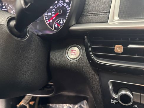 Used 2019 Kia Optima EX image 31