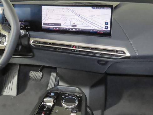 Used 2026 BMW iX xDrive45 image 23