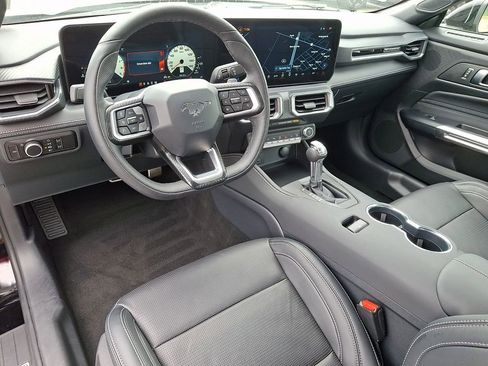 Used 2025 Ford Mustang GT Premium RWD image 11