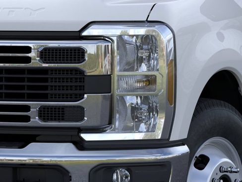 New 2026 Ford F350 XL w/ XL Chrome Package RWD image 17