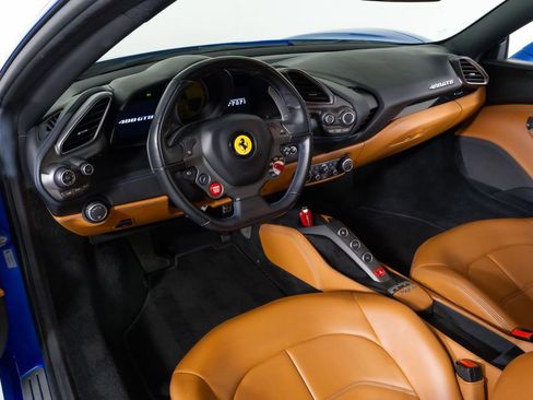 Used 2018 Ferrari 488 GTB image 4