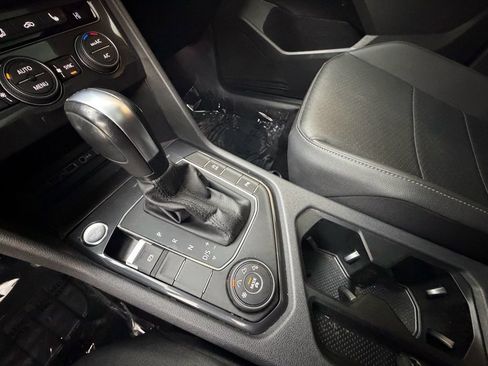 Used 2020 Volkswagen Tiguan SEL image 20