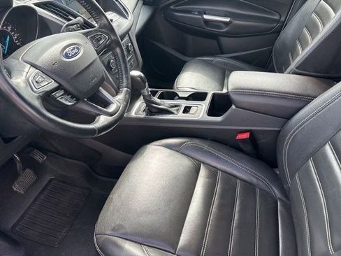 Used 2017 Ford Escape SE w/ Equipment Group 201A AWD/4WD image 11