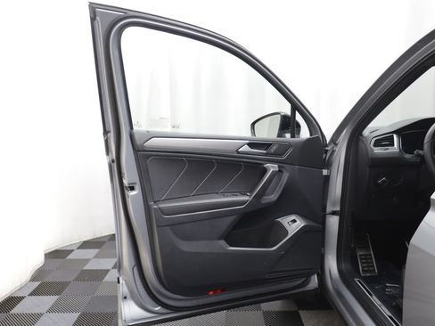 Certified 2024 Volkswagen Tiguan SE R-Line AWD/4WD image 4