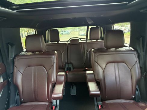Used 2024 Ford Expedition Limited AWD/4WD image 40