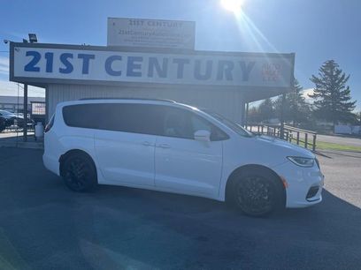 Used 2021 Chrysler Pacifica Touring-L w/ S Appearance Package