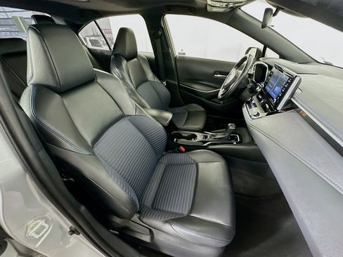 Used 2020 Toyota Corolla XSE image 28