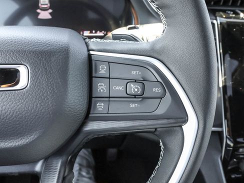 New 2025 Jeep Grand Cherokee L Altitude image 26