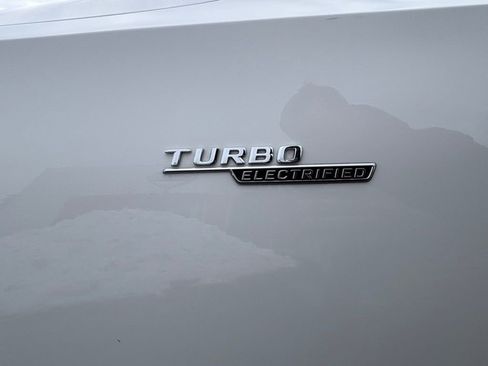 Used 2023 Mercedes-Benz C 43 AMG 4MATIC Sedan image 9