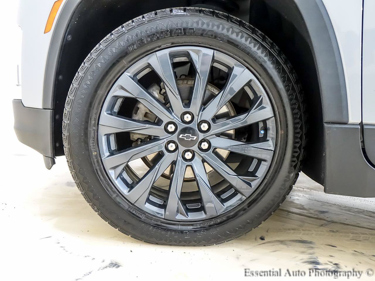 Used 2023 Chevrolet Traverse RS w/ LPO, Floor Liner Package AWD/4WD image 12