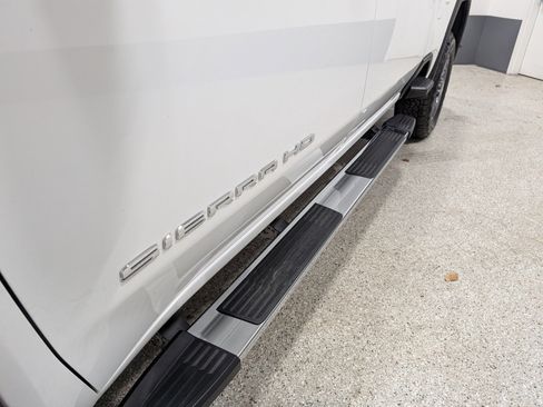 Used 2025 GMC Sierra 3500 SLT w/ SLT Premium Package AWD/4WD image 9