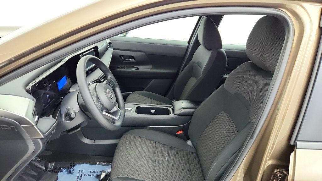 Used 2025 Nissan Kicks S w/ Charging Package FWD image 18
