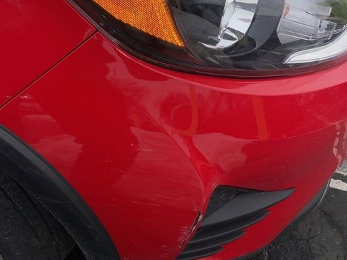 Used 2019 Toyota Prius C image 13