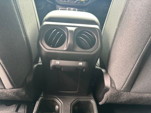 Used 2025 Jeep Gladiator Sport AWD/4WD image 29