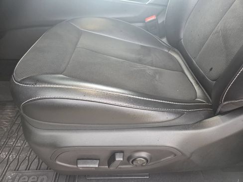 Used 2024 Jeep Grand Cherokee Altitude RWD image 15