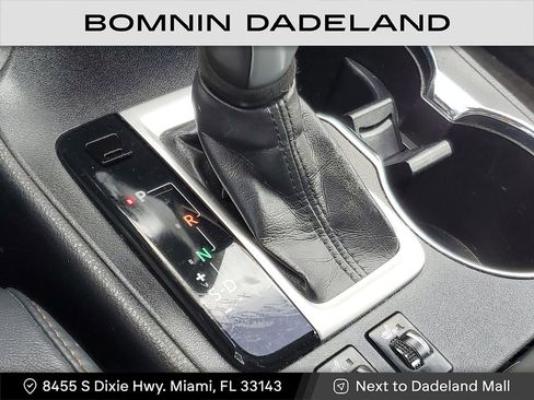 Used 2017 Toyota Highlander SE image 24