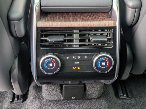 Certified 2023 Land Rover Range Rover SE image 26