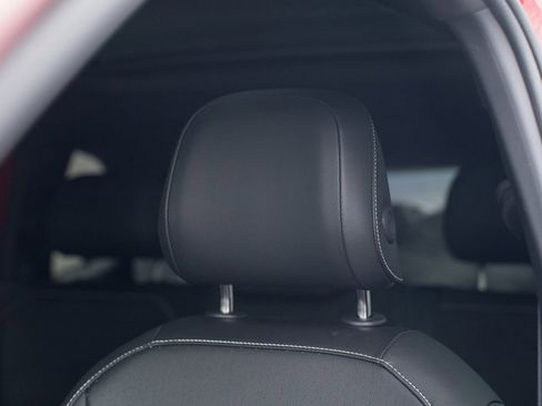 Used 2024 Volkswagen Tiguan SE R-Line image 19