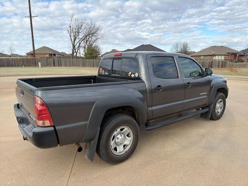 Used 2014 Toyota Tacoma PreRunner w/ Convenience Package image 7