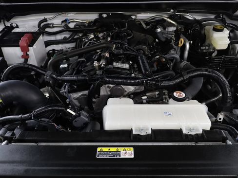 Used 2025 Toyota Tacoma Limited AWD/4WD image 23