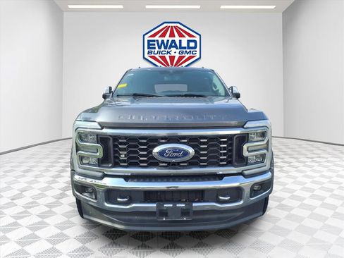 Used 2023 Ford F450 Lariat w/ Chrome Package AWD/4WD image 3