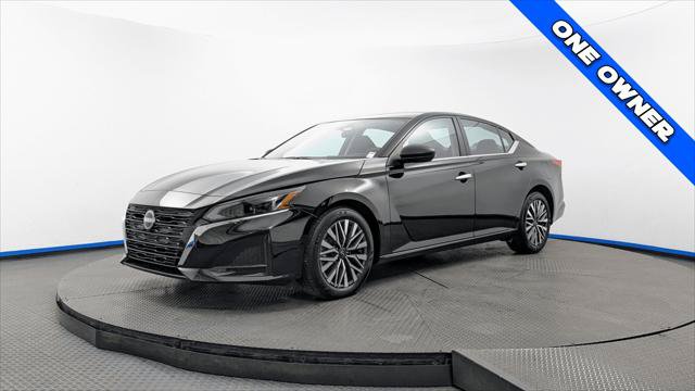 Used 2025 Nissan Altima 2.5 SV FWD image 2
