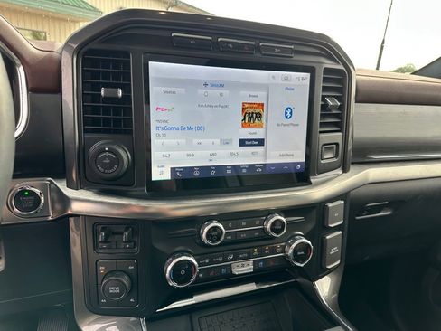 Used 2023 Ford F150 Lariat w/ Equipment Group 502A High AWD/4WD image 17