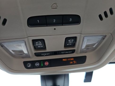 Used 2021 GMC Acadia Denali w/ Denali Technology Package image 24