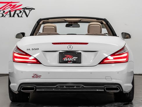 Used 2015 Mercedes-Benz SL 550 image 4