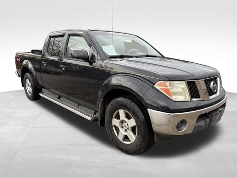 Used 2008 Nissan Frontier SE w/ SE Value Truck Pkg image 4