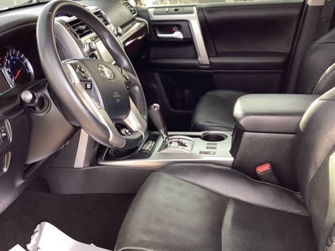 Used 2014 Toyota 4Runner Limited AWD/4WD image 31