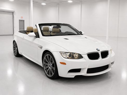 Used 2011 BMW M3 Convertible RWD image 4
