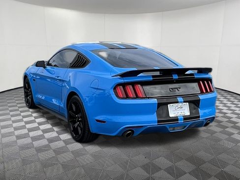 Used 2017 Ford Mustang GT w/ Black Accent Package RWD image 4