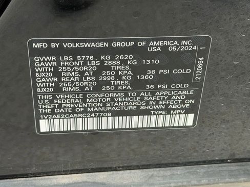 Used 2024 Volkswagen Atlas Cross Sport SEL R-Line image 18