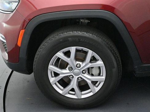 Used 2022 Jeep Grand Cherokee Limited AWD/4WD image 39