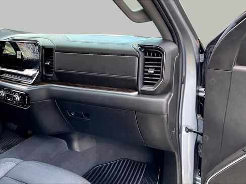 Used 2023 GMC Sierra 1500 SLE AWD/4WD image 19
