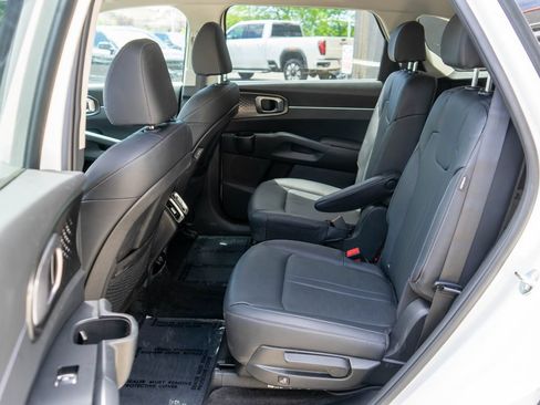 Certified 2025 Kia Sorento EX AWD/4WD image 13