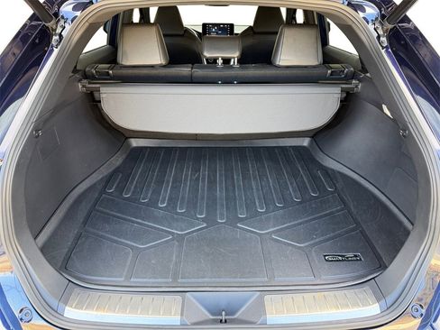 Used 2021 Toyota Venza XLE image 21