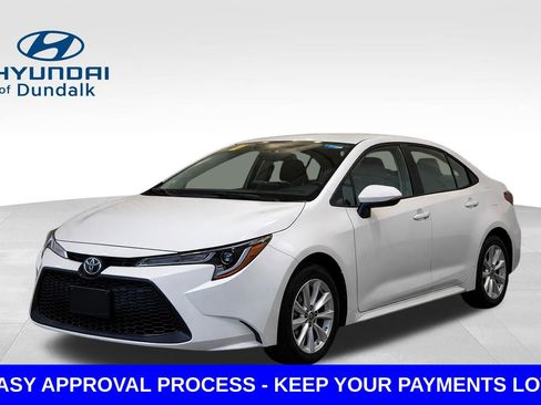 Used 2025 Toyota Corolla LE w/ LE Premium Package FWD image 1