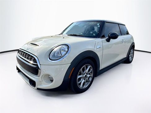 Used 2017 MINI Cooper S image 3
