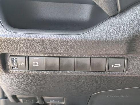 Used 2025 Toyota RAV4 XLE w/ Convenience Package FWD image 23