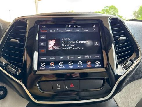Used 2020 Jeep Cherokee Limited AWD/4WD image 18