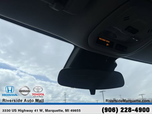 Used 2024 Chevrolet Trax LT w/ Driver Confidence Package FWD image 19