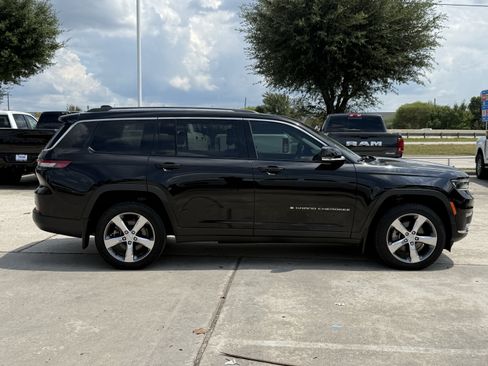Used 2021 Jeep Grand Cherokee L Limited w/ MOPAR Finishing Package AWD/4WD image 3