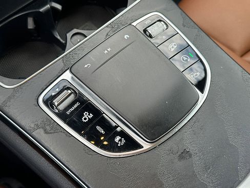 Certified 2022 Mercedes-Benz GLC 43 AMG 4MATIC image 32